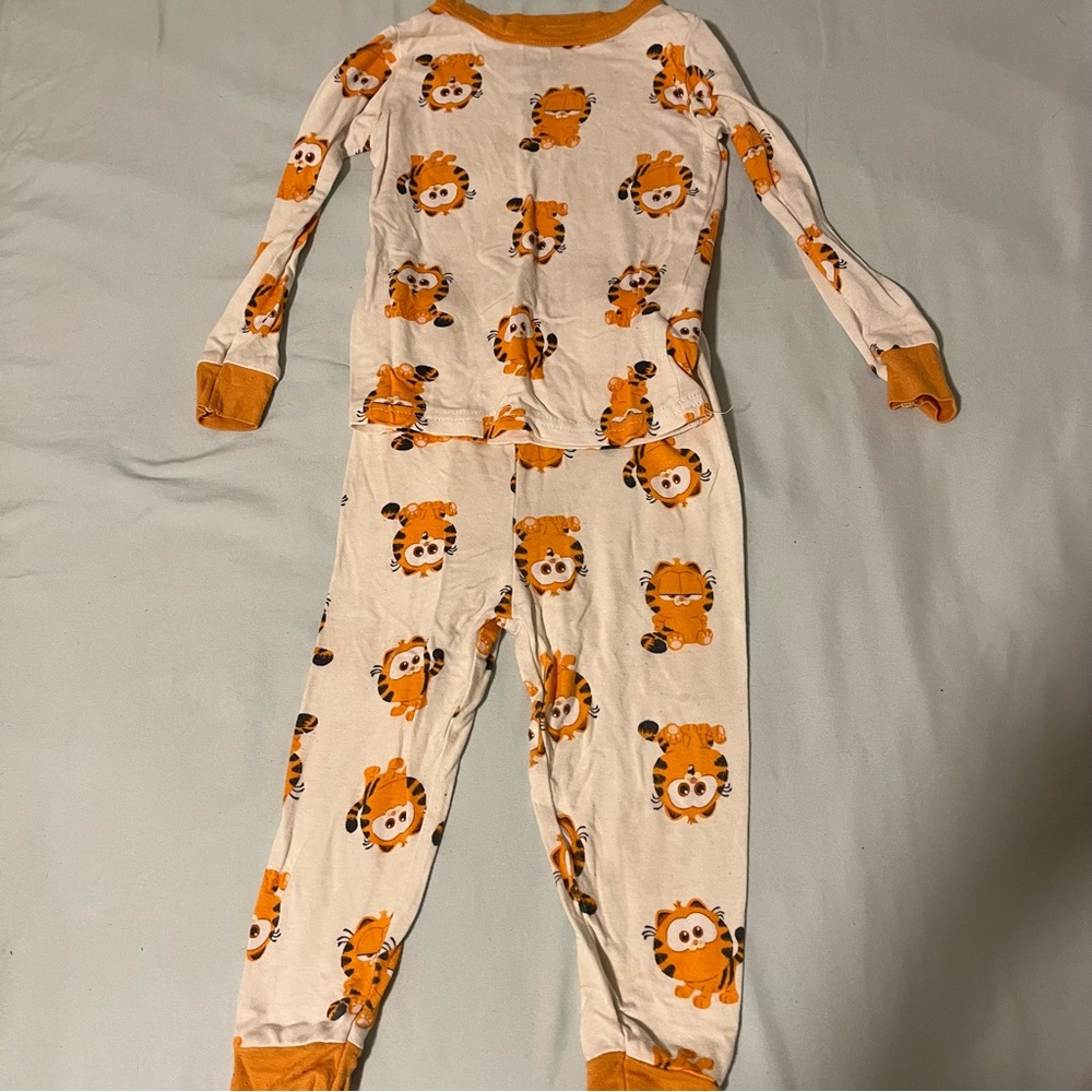 2T Garfield Pajama Set